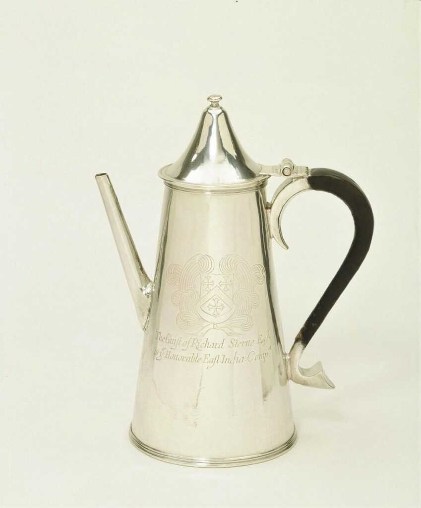 Silberne Kaffeekanne mit Gravur