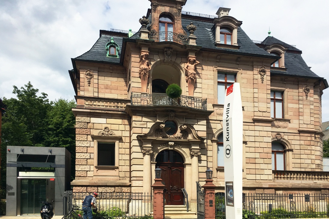 Fassade der Kunstvilla